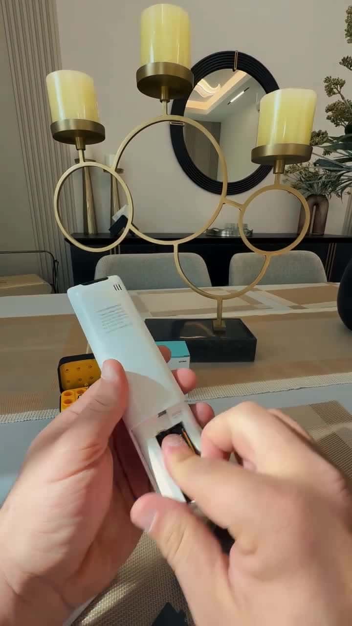 شاحن بطاريات ليثيوم تكتك مع 8 بطاريات قابلة للشحن 5 فولت Taktik Powerpods Batteries With Charger