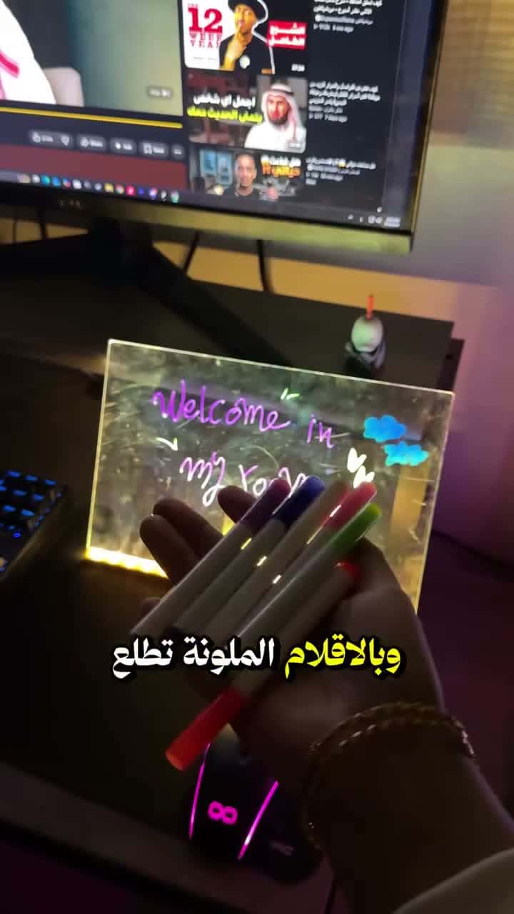 Light-up drawing and writing board with colored pens