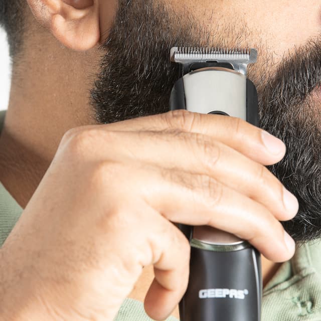 ماكينة الحلاقة الرجالية 9في1 القابلة للشحن  9 in 1 Rechargeable Trimmer  - Geepas