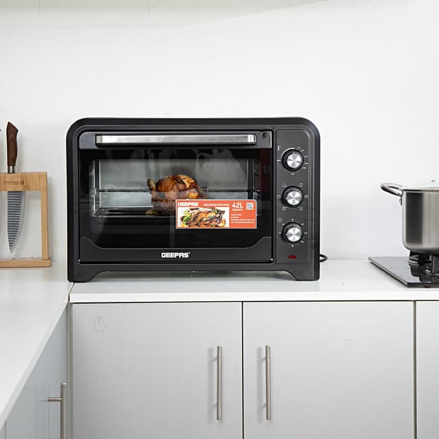 فرن كهربائي جيباس بسعة 42 لتر بقوة 2000 واط  Geepas Electric Oven with Rotisserie 42L