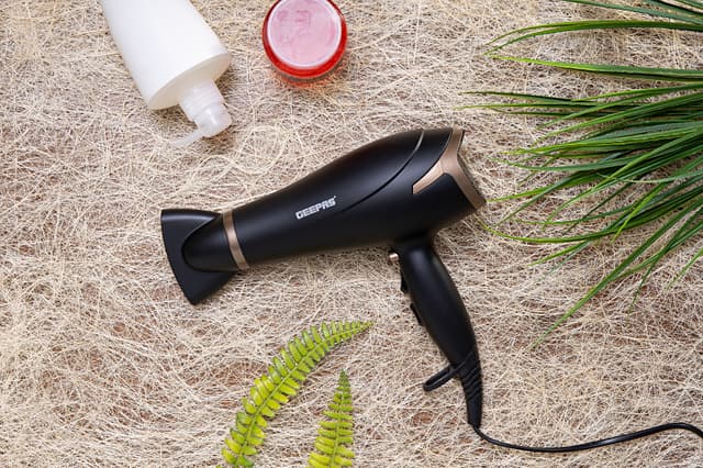 Geepas GH8643 2200W Powerful Hair Dryer - 2-Speed & 3 Temperature Settings - Cool Shot Function For Frizz Free Shine Detachable Cap- 2 Years Warranty