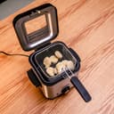 قلاية زيت كهربائية 1.5 لتر غير قابلة للإلتصاق جيباس Geepas Compact Powerful Non-stick Coating