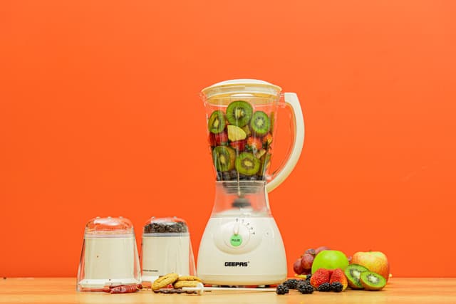 خلاط كهربائي بسعة 1.5 لتر Geeepas 400W 3 in 1 Multifunctional Blender  | 1.5L Jar,
