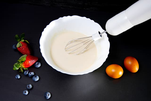 خلاط جيباس 3 في 1 200 واط بسرعتين Geepas 2 Speed 200W Hand Blender