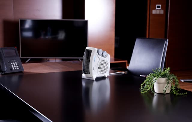 دفاية هوائية صغيرة جيباس Geepas Fan Heater