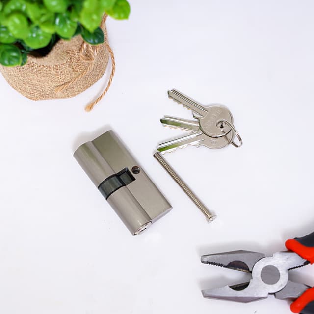 Geepas GHW65074 Double Cylinder Lock 70mm - Security Lock, Double Brass Cylinder 30/30mm with 3 Keys - Anti-Drill & Anti-Pick Door Lock - High Security Lock