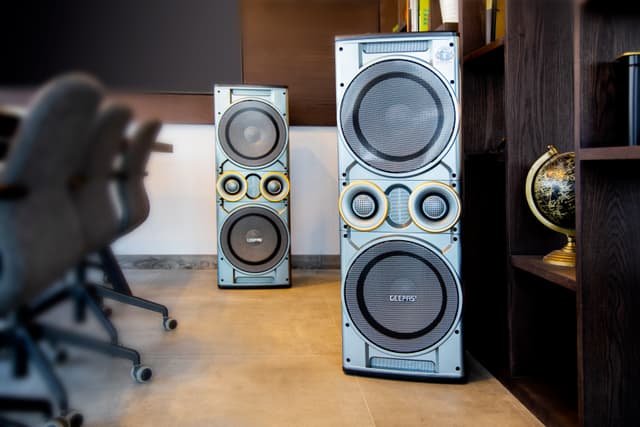 مكبر صوت احترافي (2.1CH ) Geepas