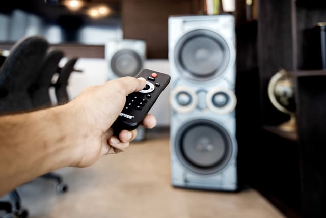 مكبر صوت احترافي (2.1CH ) Geepas