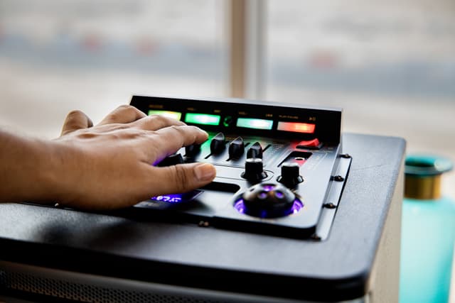 مكبر صوت احترافي (2.1CH ) Geepas