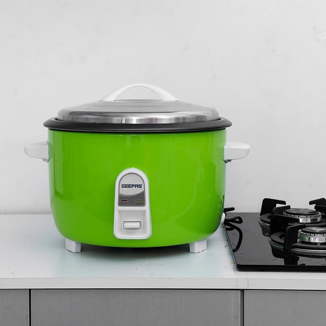 طباخ كهربائي بسعة 4.2 لتر Geepas 4.2L Electric Rice Cooker 1600W