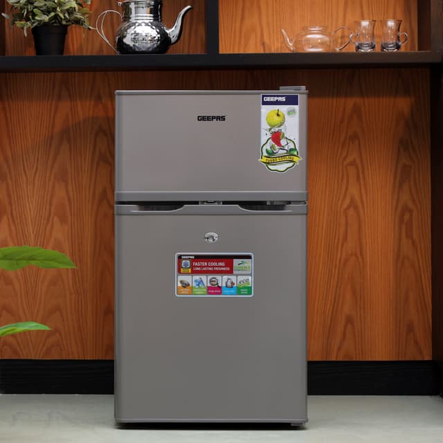 Geepas 125l Doubledoor Silver Defrost Refrigerator1x1