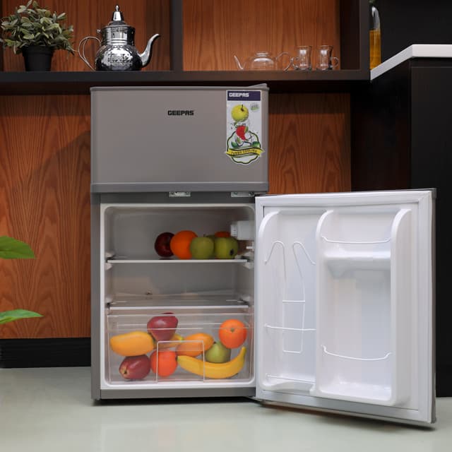 Geepas 125l Doubledoor Silver Defrost Refrigerator1x1