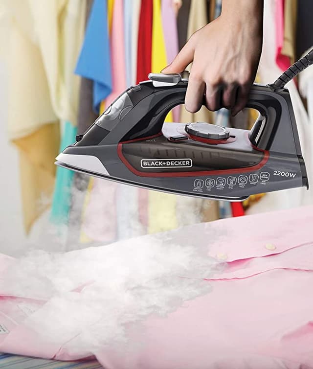 BLACK&DECKER Black+Decker 2200W Steam Iron Ceramic Soleplate with Self Clean Multicolour  X2050 b5 2 Years Warranty