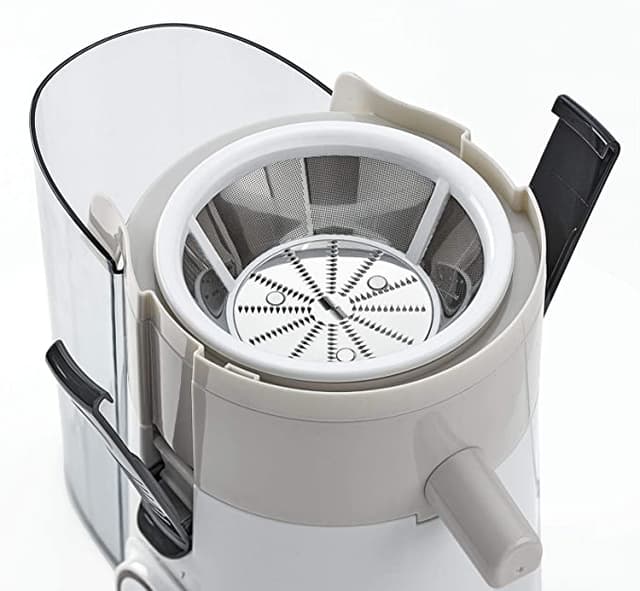 BLACK&amp;DECKER Black+Decker 250W Juicer Extractor with Large Feeding Chute White/Grey  JE250 B5 2 Years Warranty