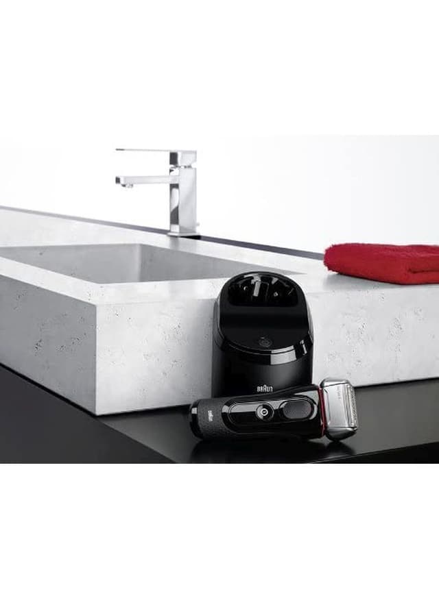 ماكينة حلاقة ( قابلة للشحن ) - اسود / فضي BRAUN -  Series 5 Electric Shaver With Cleaning Centre