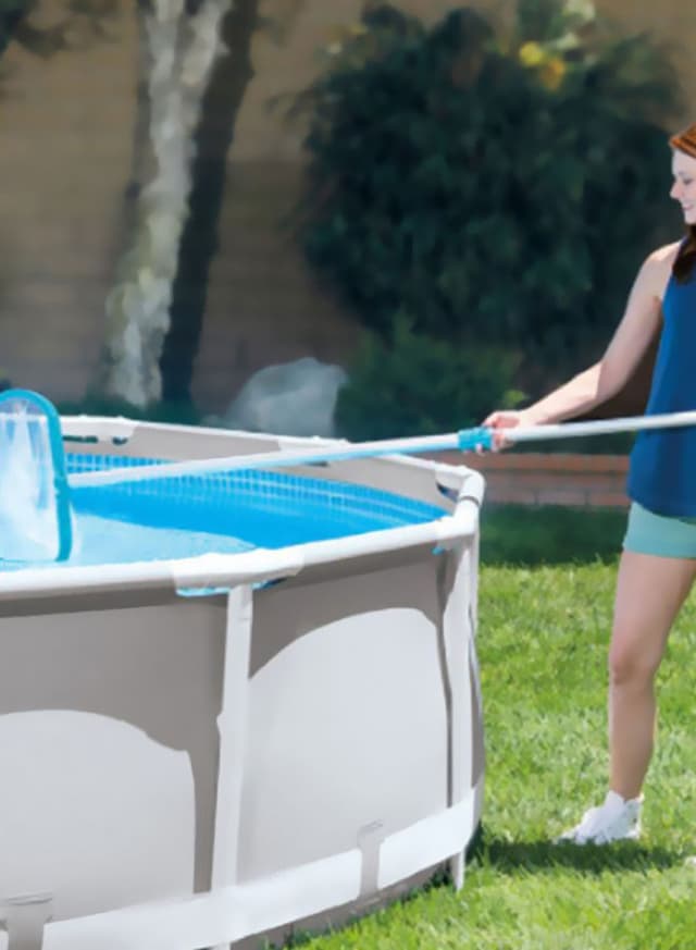 عدة تنظيف المسبح  INTEX Deluxe Cleaning Kit