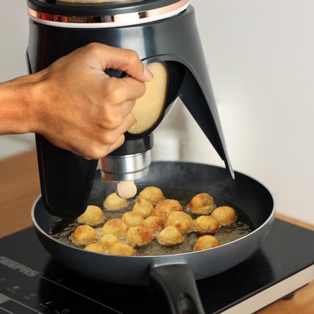 جهاز اللقيمات ( صانعة اللقيمات ) الكهربائي بسعة 1 لتر Geepas Sweet Dumpling/Luqaimat Maker