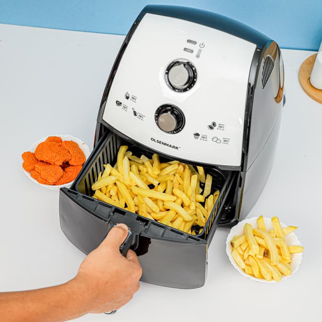 Olsenmark Air Fryer With Rapid Air Circulation System -