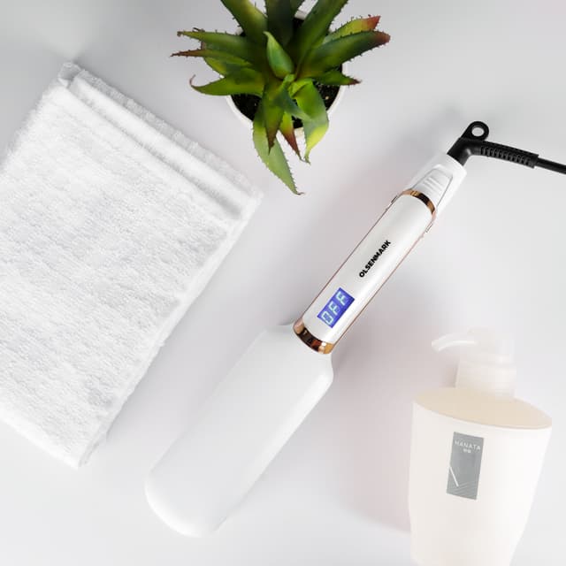 جهاز تسبيل الشعر (ليس الشعر) Wide Plate Hair Straightener OMH4089 من Olsenmark