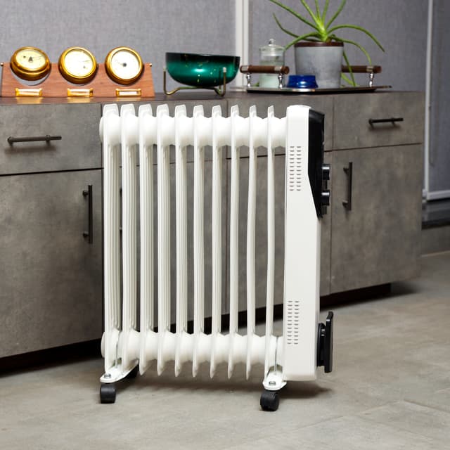 مدفأة كهربائية (شوفاج متنقل) مع 13 شفرة Olsenmark Oil Filled Radiator 13 Fins Radiator