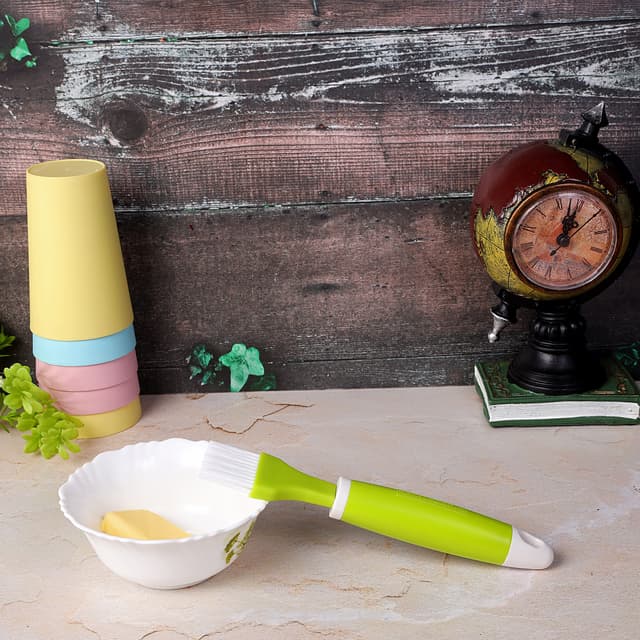 Royalford Kitchen Brush - Portable Lightweight Marinating And Basting Brush With Ergonomically Design