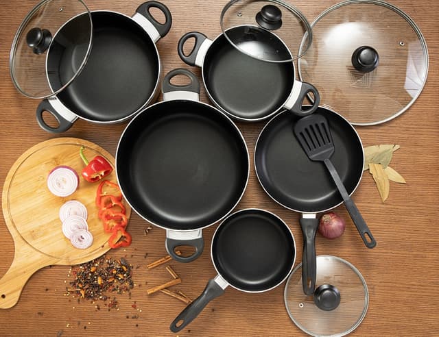 طقم آواني طهي 10 قطع Royalford 10 Pcs Non Stick Cookware Set