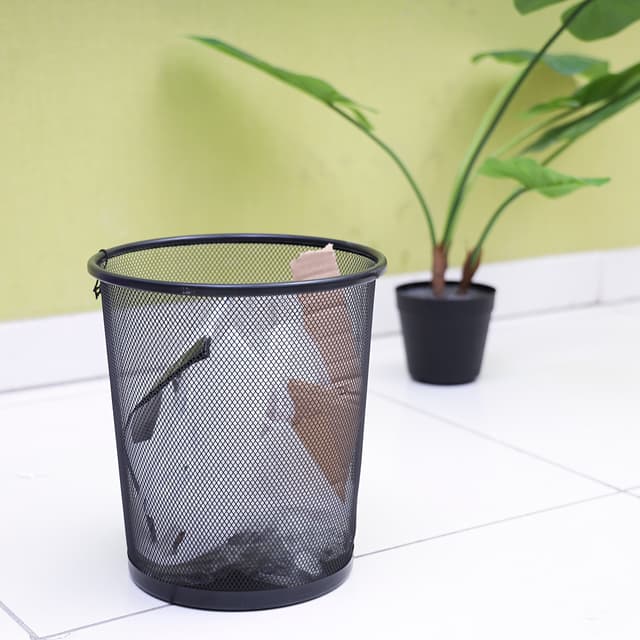 سلة مهملات بتصميم شبكة  صغيرة  أسود معدن رويال فورد Royalford Mesh Waste Bin - Portable Round Metal Small Trash Can Wastebasket
