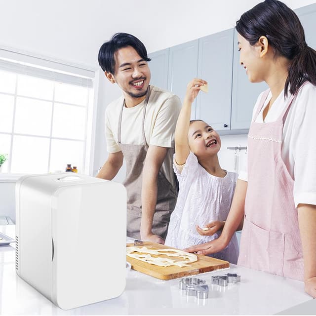 ثلاجة صغيرة للسيارة 8L أبيض Small Car Home Fridge Portable - COOLBABY