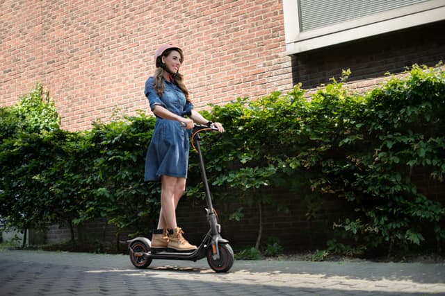 Ninebot KickScooter F40E Powered by Segway