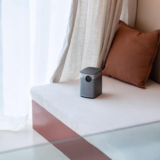 بروجكتر منزلي أندرويد محمول قابل للشحن اكس جيمي هالو 1080 بكسل Xgimi Halo Smart Mini Full HD Portable Projector