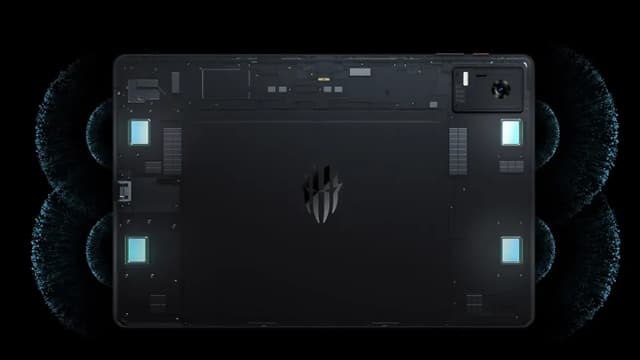 تابلت ريد ماجيك قيمنج 144 هرتز 12.1 بوصة نسخة صينية Nubia Red Magic Gaming Tablet