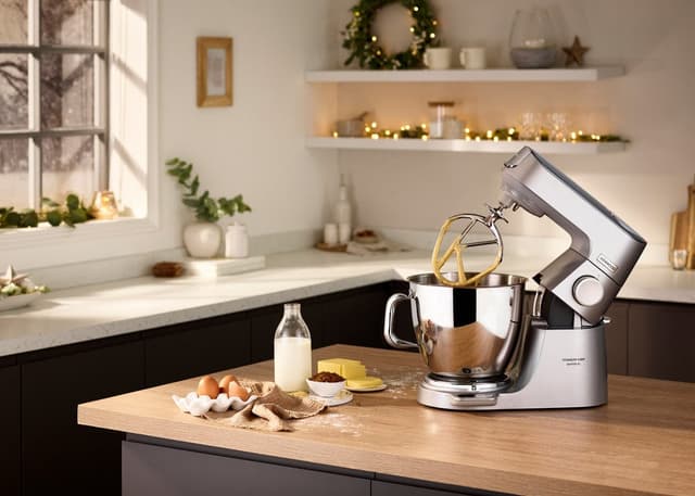 عجانة كينود الكهربائية 7 لتر مع 8 ملحقات Kenwood Titanium Kitchen Machine