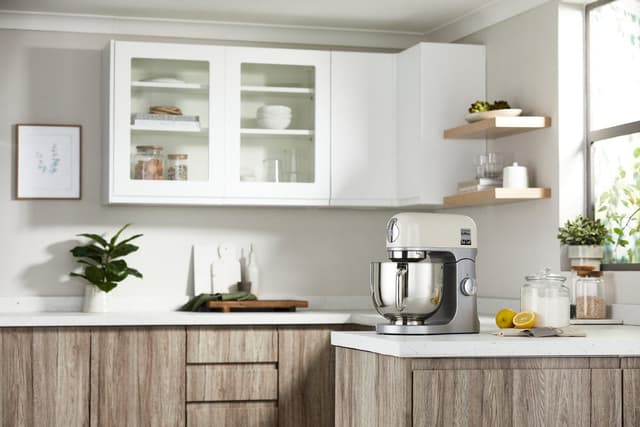 عجانة كهربائية كبيرة 5 لتر كينوود Kenwood kMix Stand mixer