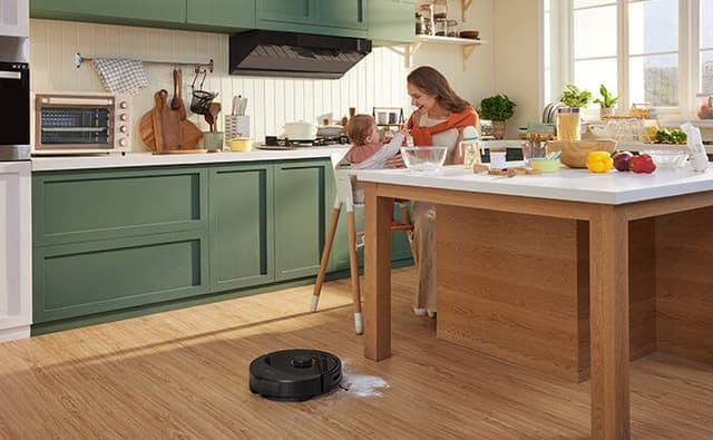 مكنسة روبوت التنظيف روبوروك كيو 8 ماكس بلس 5500 باسكال مع صندوق للغبار Roborock Q8 Max+ Robot Vacuum with Auto-Empty Dock