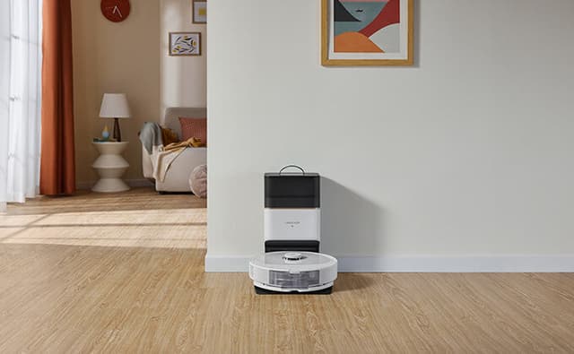 مكنسة روبوت التنظيف روبوروك كيو 8 ماكس بلس 5500 باسكال مع صندوق للغبار Roborock Q8 Max+ Robot Vacuum with Auto-Empty Dock