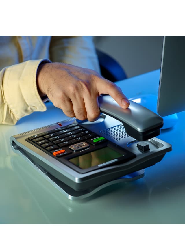 Geepas Executive Telephone With Caller Id Gtp2801, With 16-Digit Lcd Display And White Backlight, Solid Built Quality And Classic Design, Hands Free Function And Auto Redial, Ideal For Home And Office