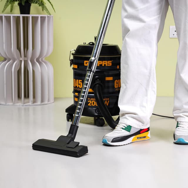 مكنسة كهربائية برميل جيباس 2000 واط 18 لتر Geepas Drum Vacuum Cleaner GVC19045