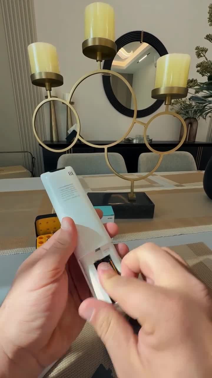 شاحن بطاريات ليثيوم تكتك مع 8 بطاريات قابلة للشحن 5 فولت Taktik Powerpods Batteries With Charger