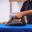 مكواة بخار 2200W لون أسود Corded And Cordless Steam Iron Dry, Steam, Spray - Olsenmark