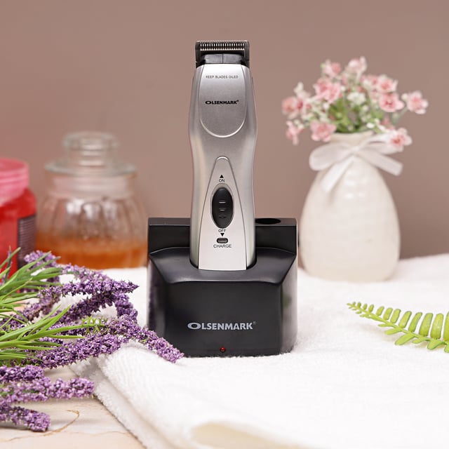 Olsenmark Rechargeable Hair Trimmer - Power (W): 3 - Led Indicator Light - Rechargeable - Cordless